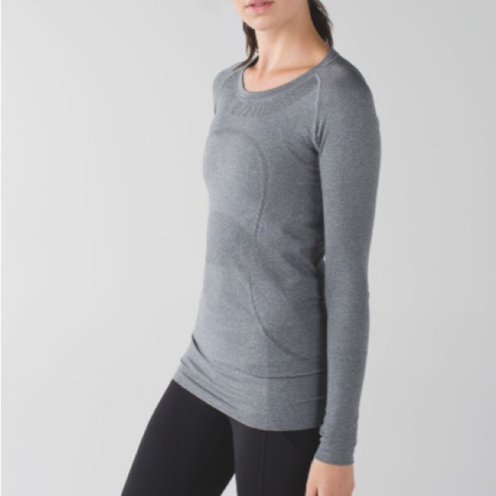 Lululemon First Release Vent Tech Long Sleeve Top Silver Gray Shirt Medium 8 EUC